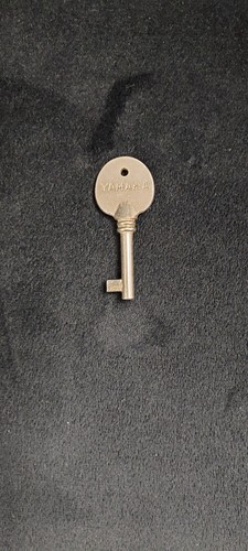Yamaha upright piano locking - upright,