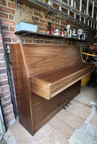 Eavestaff upright piano - eavestaff,