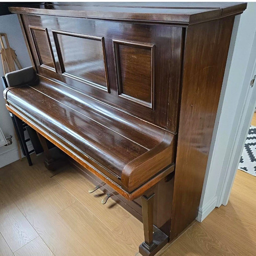 Hickie upright piano brown - hickie,