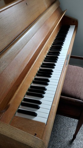 Upright piano pre owned kemble - piano,