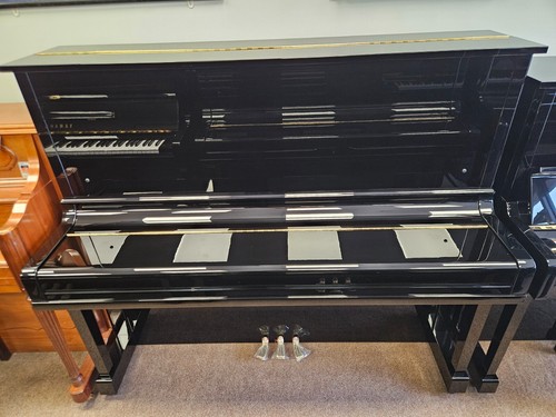 Yamaha upright piano made - u3,